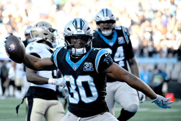 Panthers RB Chuba Hubbard signs 4-year extension thumbnail