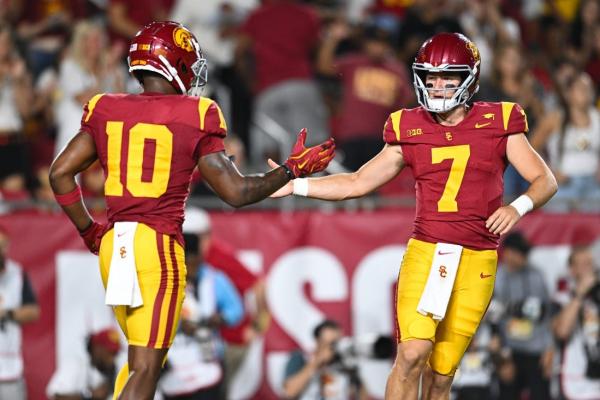 No. 13 Southern California crushes Utah St., 48-0