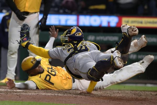 Pirates rally, edge Brewers in 10th on wild pitch