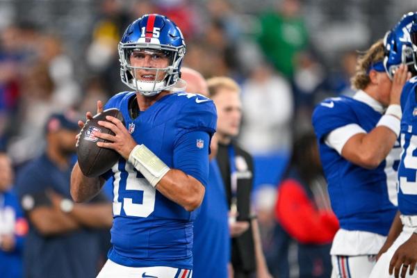 Patriots claim waived Giants QB Tommy DeVito