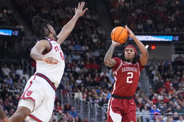 Ex-Arkansas PG Boogie Fland exits draft, looking for new school