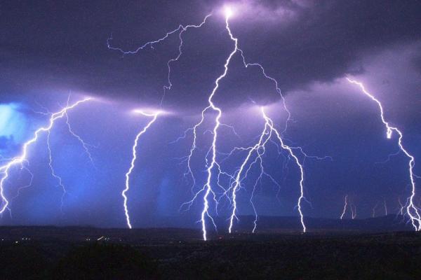 Lightning pauses third round at ISCO Championship