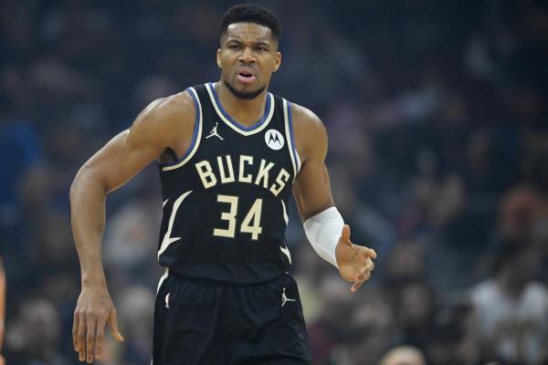 Giannis Antetokounmpo (groin) likely to miss two weeks