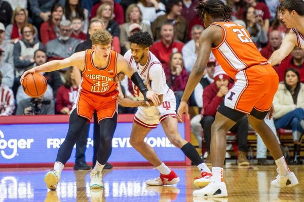 No. 19 Illinois uses explosive first half to rout Indiana