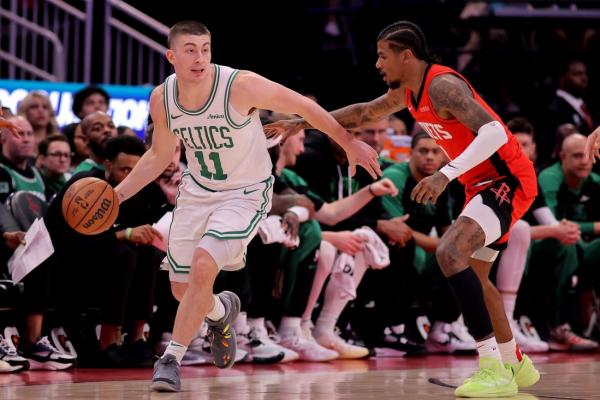 Celtics ride hot shooting to overwhelm Rockets