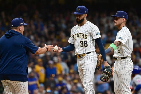 Report: Brewers decline club option for RHP Devin Williams thumbnail