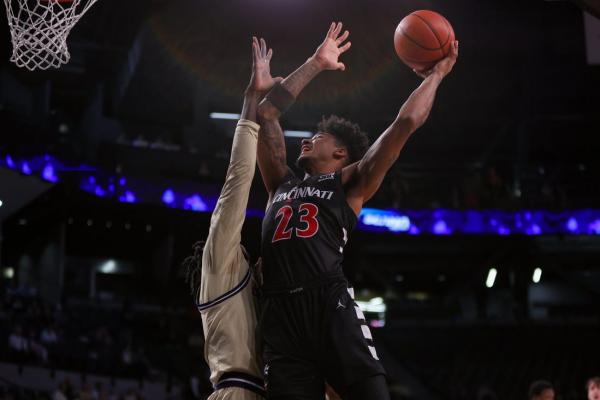 No. 18 Cincinnati rolls past Georgia Tech 81-58