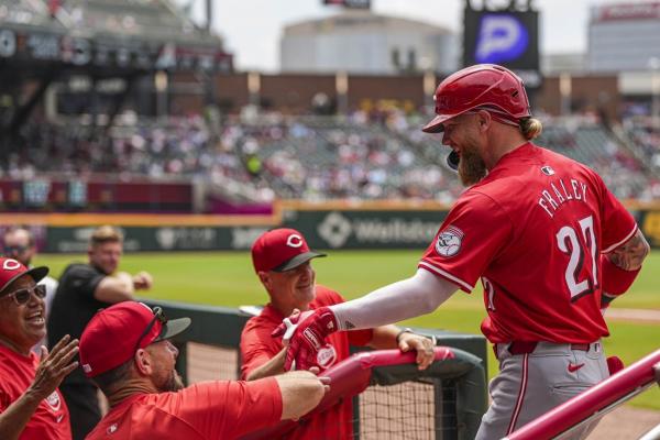 Spencer Steer fuels Reds over Braves in Game 1 of doubleheader thumbnail