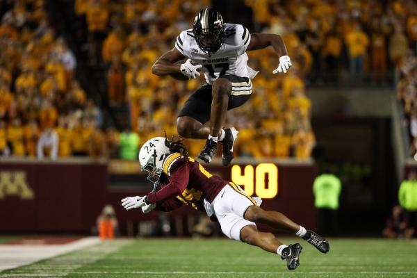 Minnesota caps rally with pick-six to upend Purdue
