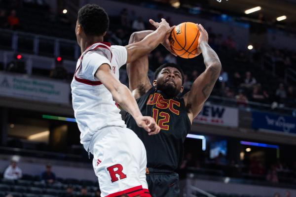 Desmond Claude, USC outlast Rutgers in 2OT in Big Ten tourney