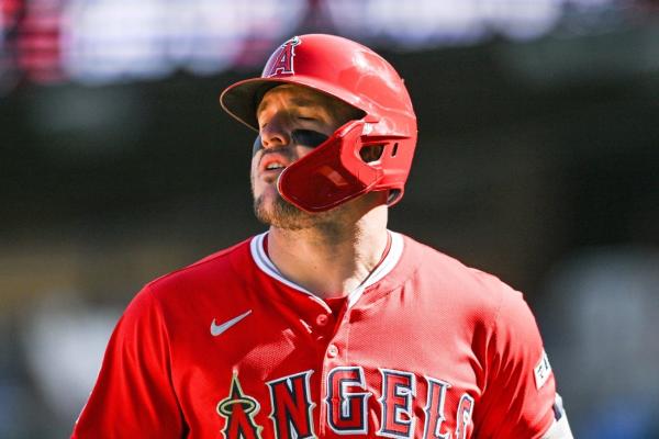 Angels’ Mike Trout leaves game with undisclosed injury