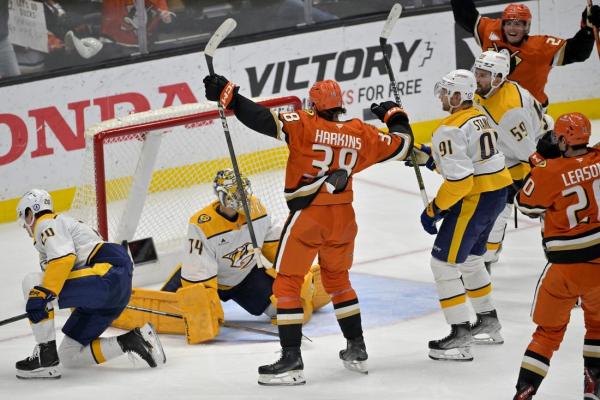 Ducks extend home success with 5-2 win over Predators