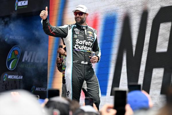 Shane van Gisbergen earns pole position for Mexico City race