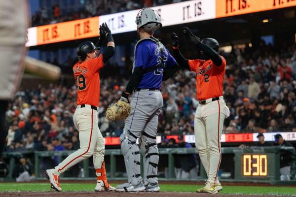 Several Giants have big nights in blowing out Rockies thumbnail