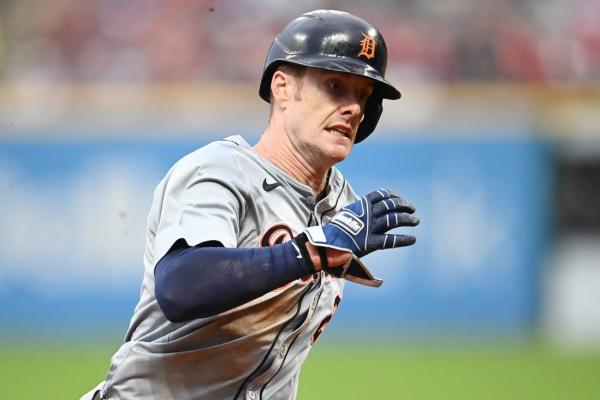 Giants acquire OF/1B Mark Canha from Tigers