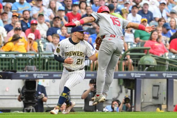 Cardinals edge Brewers to preserve slight wild-card chances