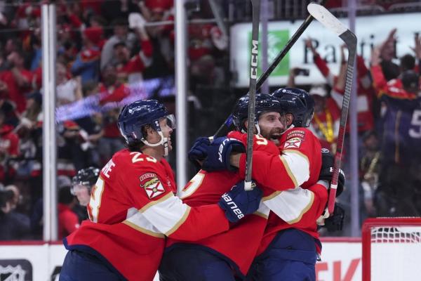 Reigning champion Panthers look to eliminate Lightning