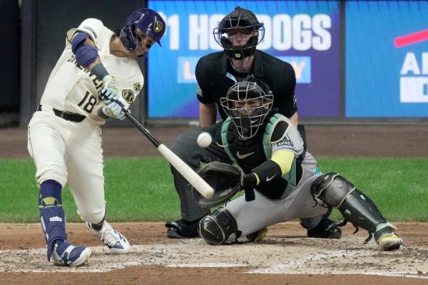 Brewers salvage blown lead with walk-off over Diamondbacks