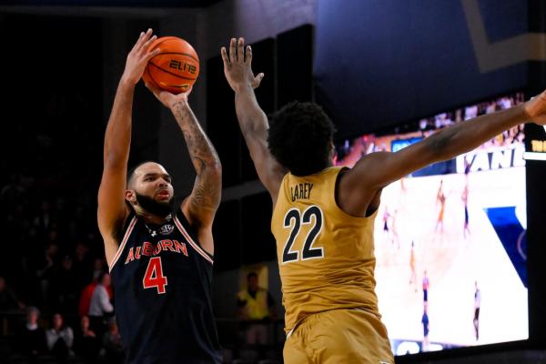 Auburn, Alabama ready for first No. 1 vs. No. 2 showdown since ’21