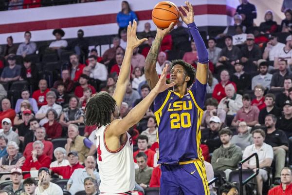 Georgia puts away LSU with strong second half