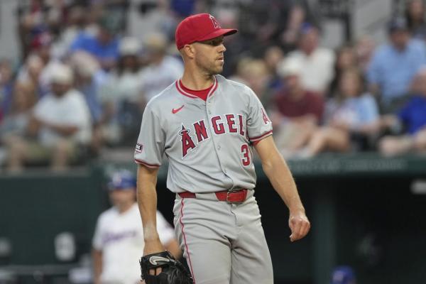 Josh Smith’s 2-run single propels Rangers past Angels