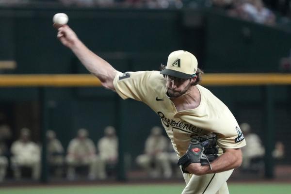 D-backs use long ball to blank Rangers