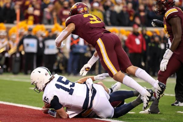 No. 4 Penn State averts upset bid, edges Minnesota