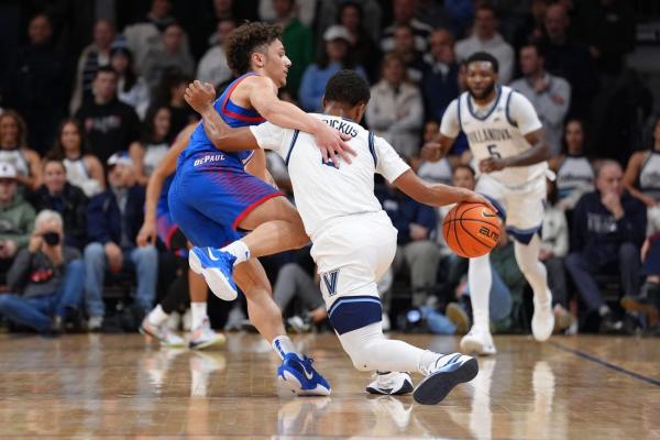 Eric Dixon, Jordan Longino pace Villanova in rout of DePaul