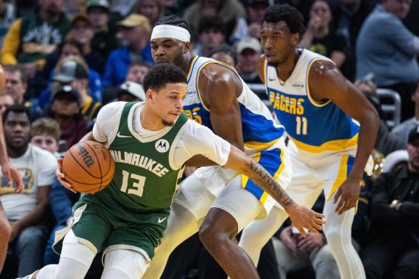 Bucks get back in the win column vs. hapless Pacers