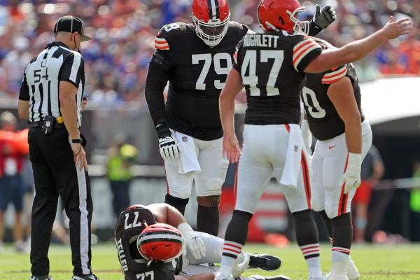 Browns' Wyatt Teller facing IR; Myles Garrett day-to-day thumbnail