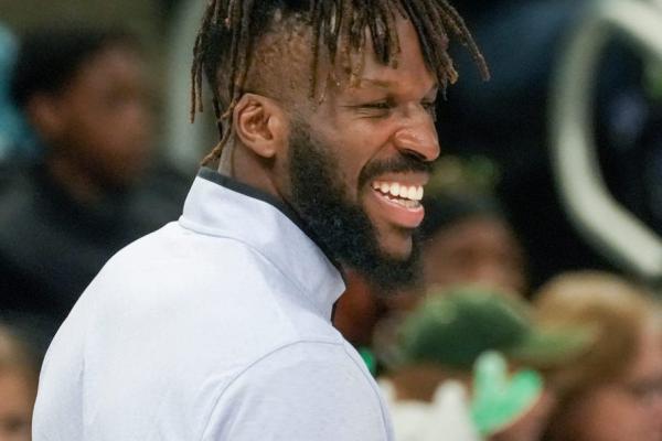 Report: DeMarre Carroll joining Cavs coaching staff