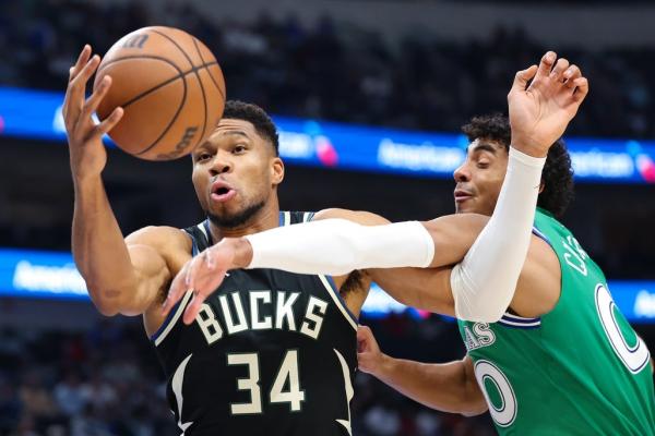 Bucks rule out star Giannis Antetokounmpo (knee) vs. Hornets
