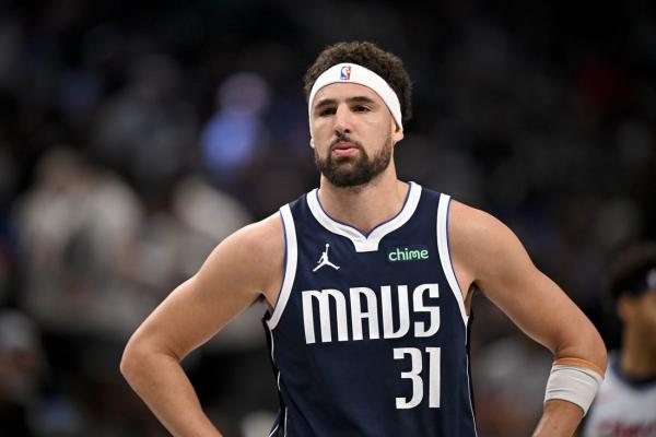 Klay Thompson turns back clock as Mavs blast Wizards thumbnail