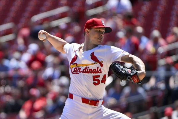 Cardinals blank Pirates, extend win streak to five