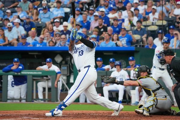 Royals smack 4 homers to back strong pitching in win over struggling Pirates