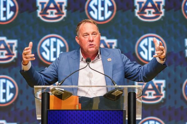 Hugh Freeze expects Auburn to 'get over edge' against UGA, Alabama