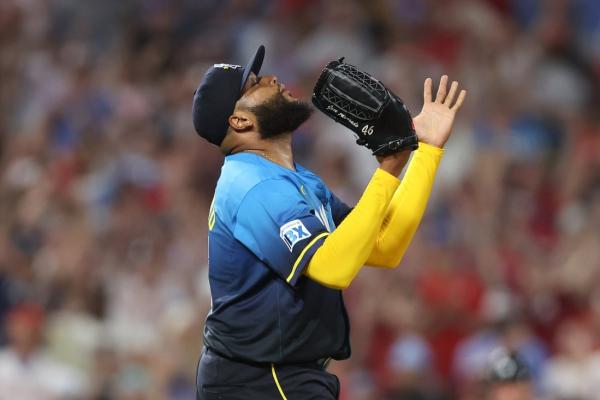 Phillies pick up option for reliever Jose Alvarado