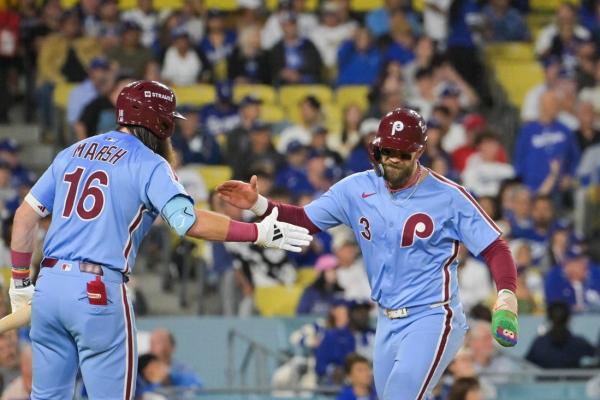 Kyle Schwarber’s 2 homers help Phillies top Dodgers, avoid sweep
