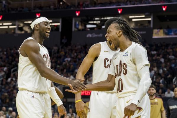 Cavaliers to test West dominance on road vs. Mavericks thumbnail