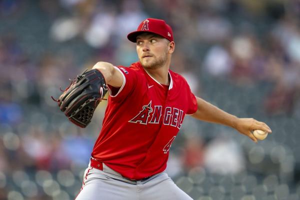 Angels belt 2 HRs, hand Twins fourth straight setback thumbnail