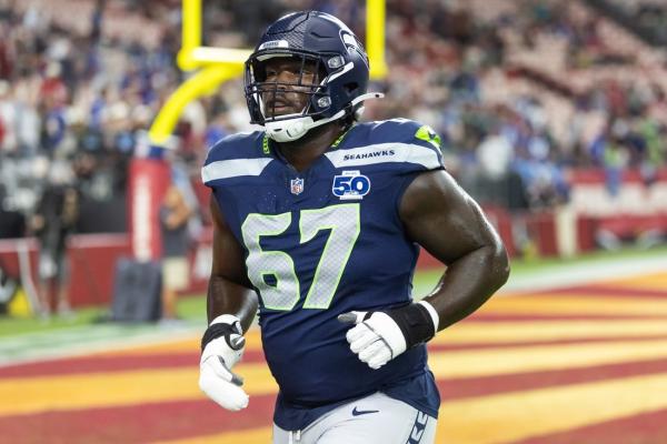Reports: Seahawks LT Charles Cross agrees to four-year, $104M deal