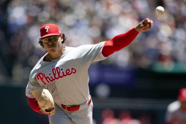 Bryce Harper helps Phillies steamroll Giants, 13-0