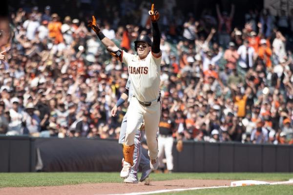 Mike Yastrzemski triples, scores on error as Giants walk off Twins thumbnail