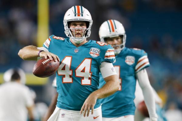 Texans sign veteran long snapper Blake Ferguson