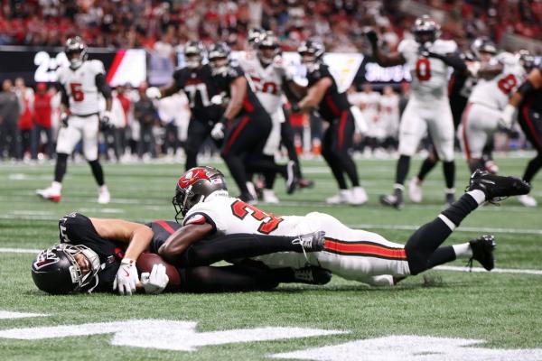 Falcons unclear of severity of WR Drake London (shoulder) injury