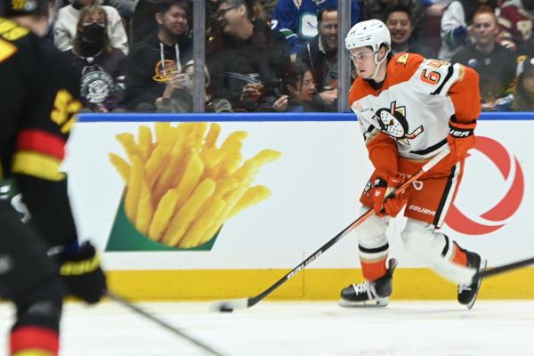 Sam Colangelo’s two goals send Ducks past Islanders