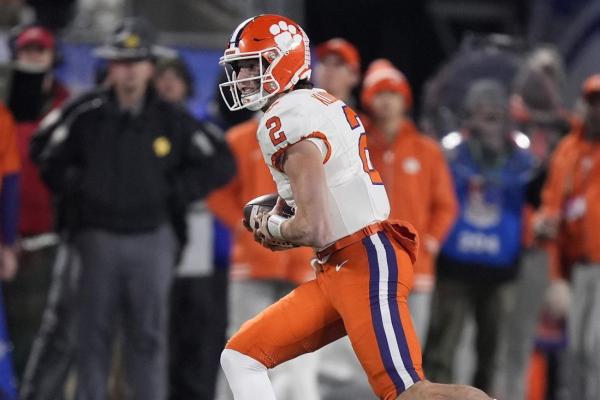 Nolan Hauser’s FG sends No. 17 Clemson past No. 8 SMU as time expires