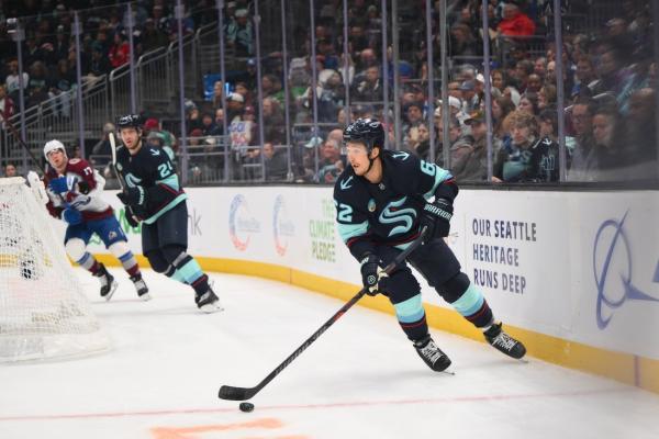 Kraken D Brandon Montour to miss 4-plus weeks after hand surgery