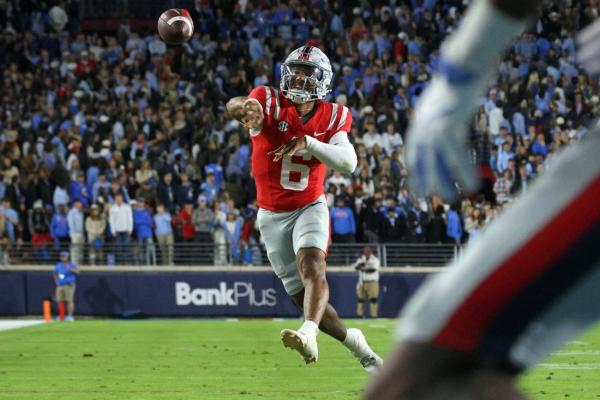 Trinidad Chambliss scores 2 touchdowns as No. 7 Ole Miss routs South Carolina