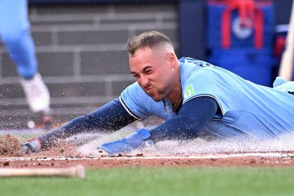 Blue Jays capitalize on error-laden Yankees
